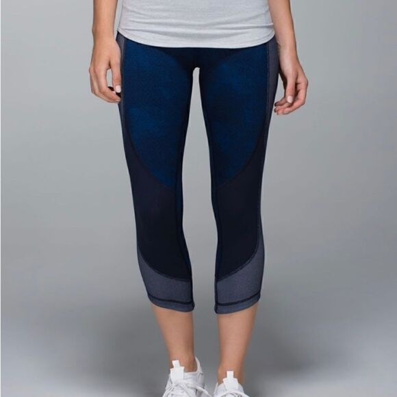 ♥️ Lululemon Wunder Under
Crop Sashiko
Cross Rugged Blue Diamond Dot
Inkwell - Picture 11 of 16